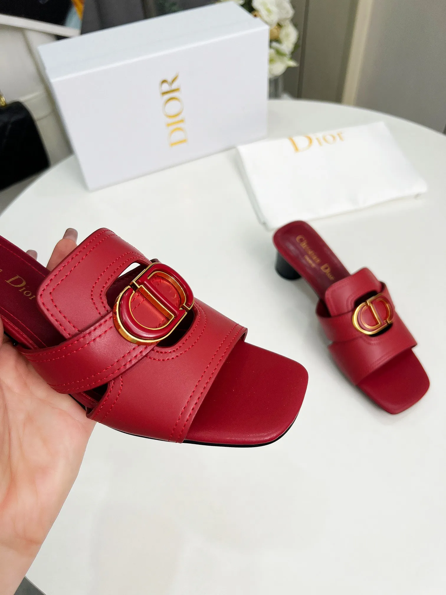 👟👟Ex-factory price 380👟👟 Genuine leather bottom +30 Dior spring and summer new style, cowhide surface, sheepskin lining + double-layer buckle, heel height 4.5cm, size 35-42